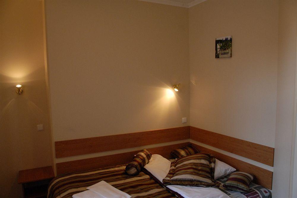 Knights Court Hotel รีกา ภายนอก รูปภาพ