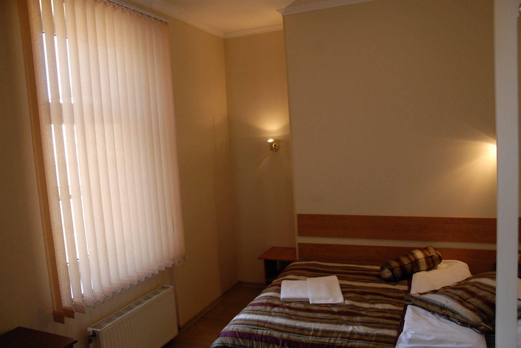 Knights Court Hotel รีกา ภายนอก รูปภาพ